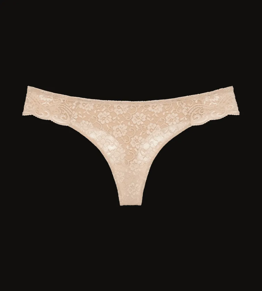 String, Brazilian>Triumph AMOURETTE Skin
