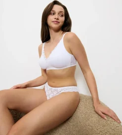 String, Brazilian><noscript><img width=