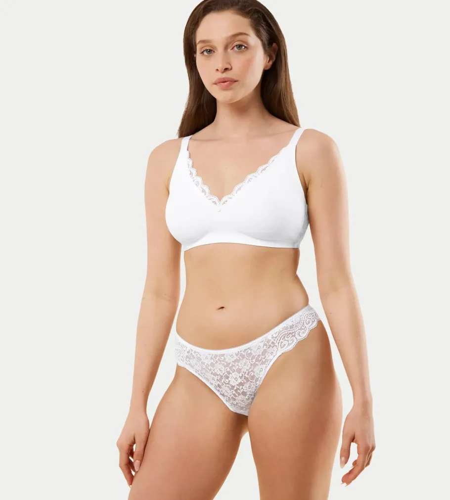 String, Brazilian>Triumph AMOURETTE White