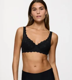 Fuller Cups|Underwired Bras>Triumph AMOURETTE Black