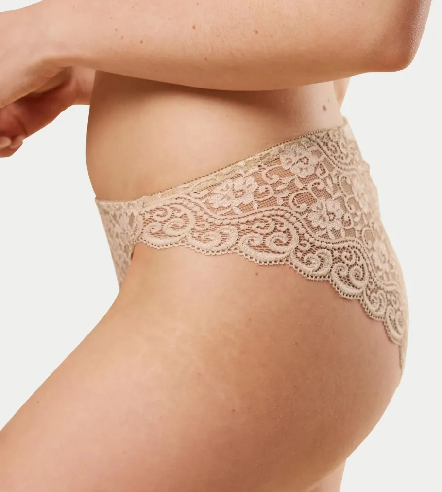 Hipster>Triumph AMOURETTE Skin