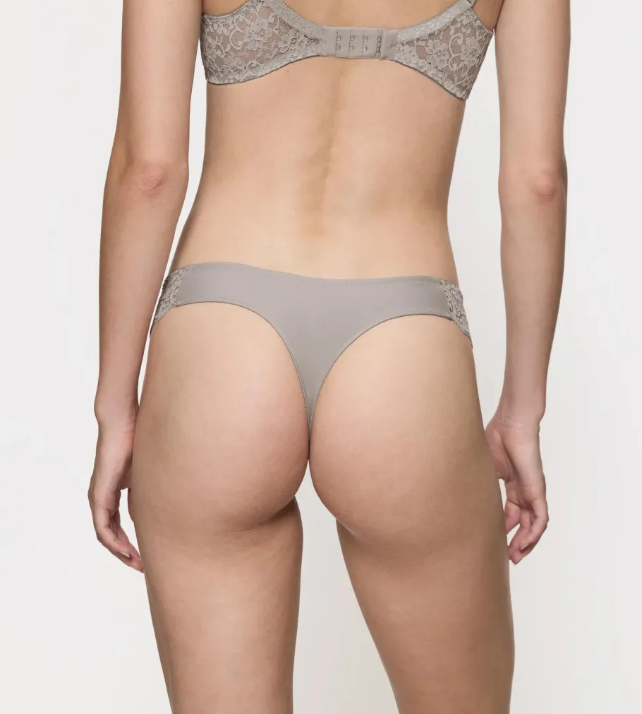 String, Brazilian>Triumph AMOURETTE Silentgrey