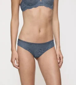 String, Brazilian|Seamless>Triumph AMOURETTE CHARM CloudyBlue
