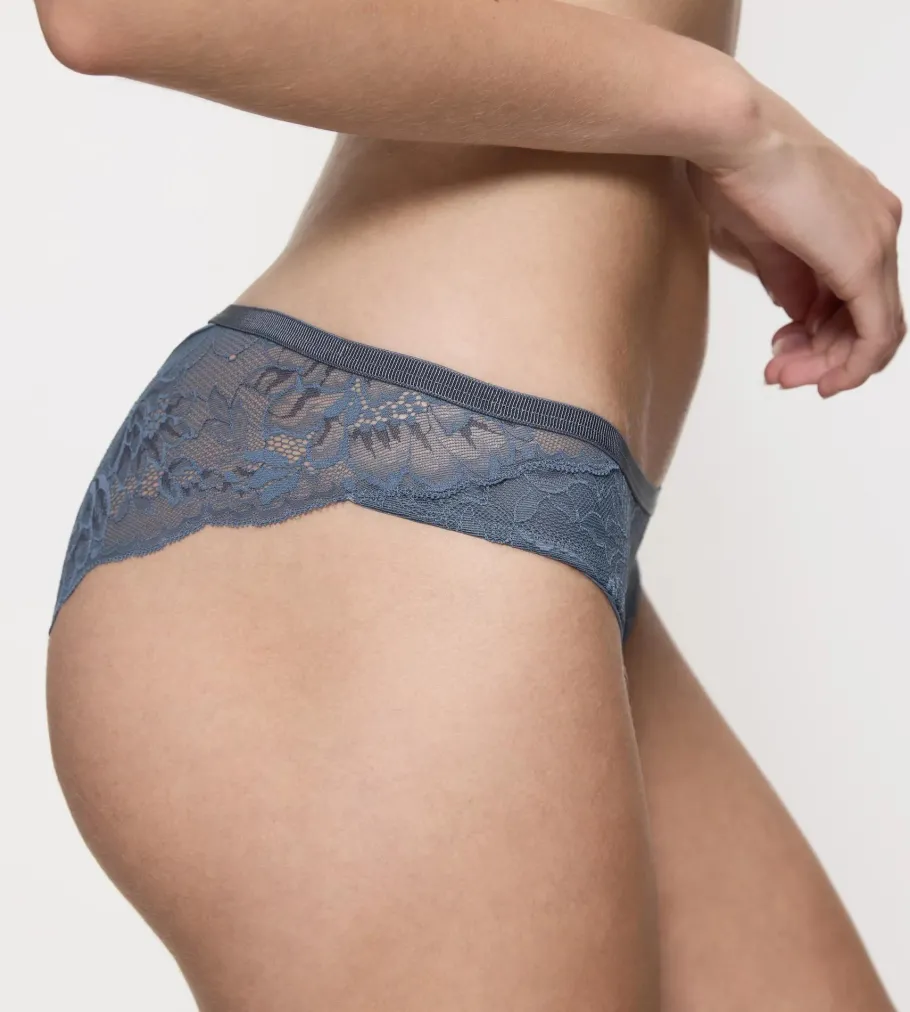 String, Brazilian|Seamless>Triumph AMOURETTE CHARM CloudyBlue