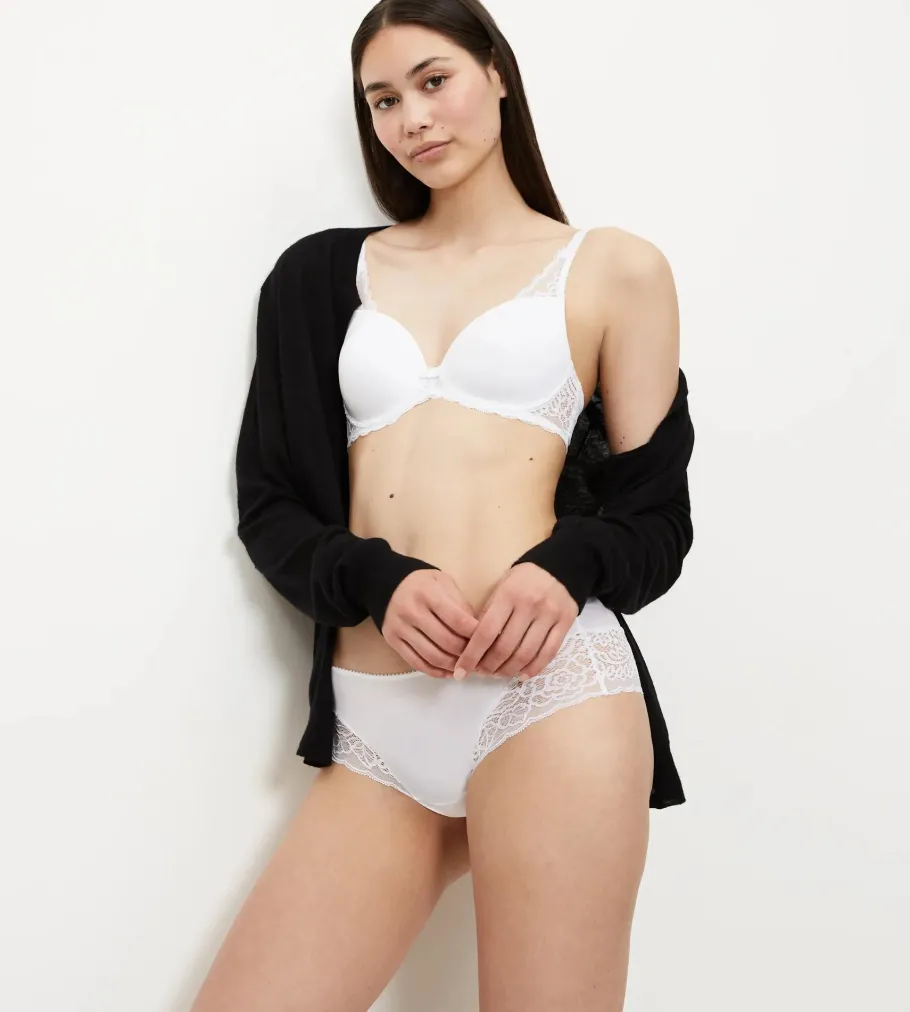 Fuller Cups|Underwired Bras>Triumph AMOURETTE SPOTLIGHT White
