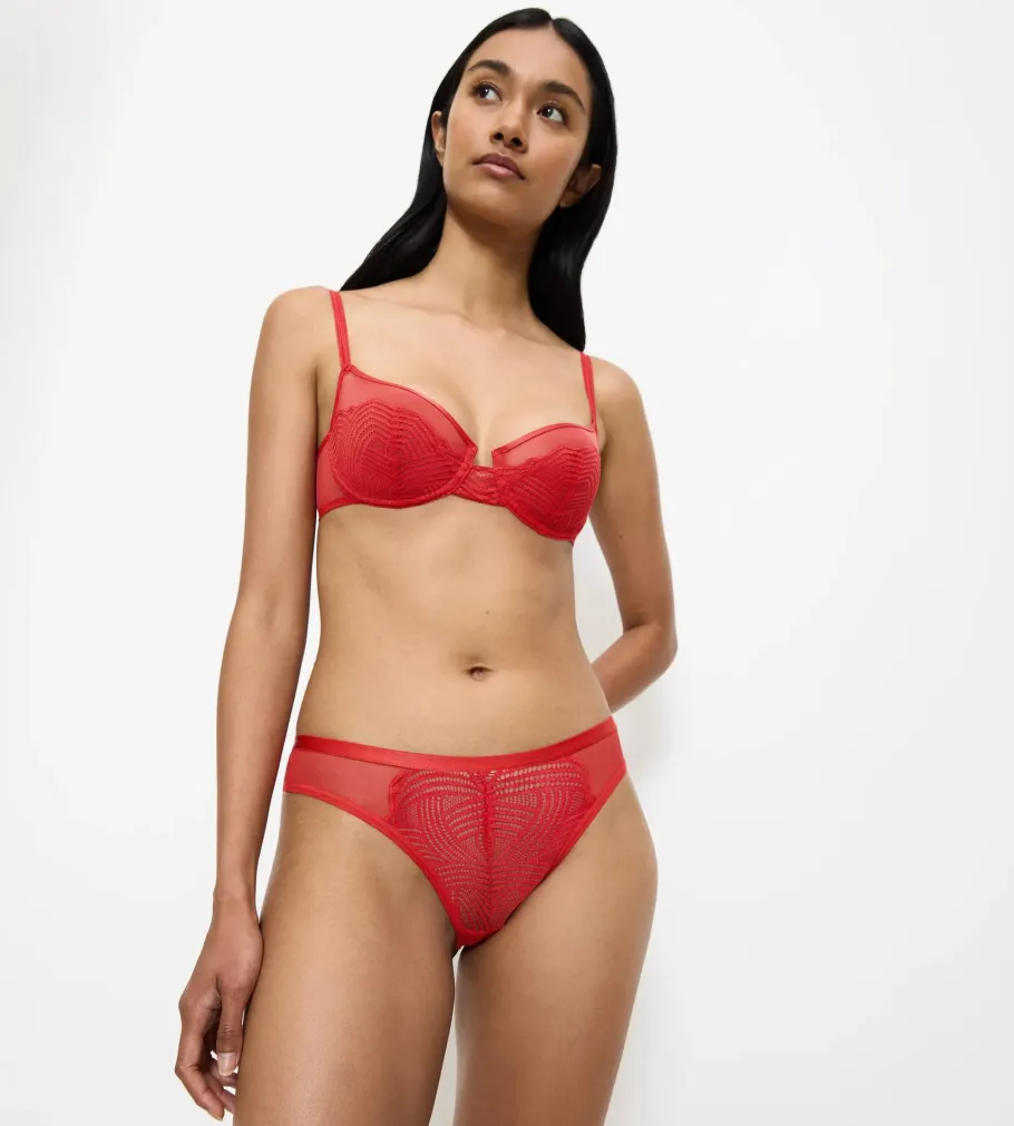 String, Brazilian>Triumph DELIGHTFUL SPOTLIGHT Rouge