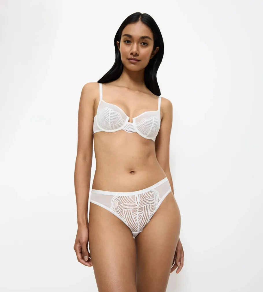 String, Brazilian>Triumph DELIGHTFUL SPOTLIGHT SilkWhite