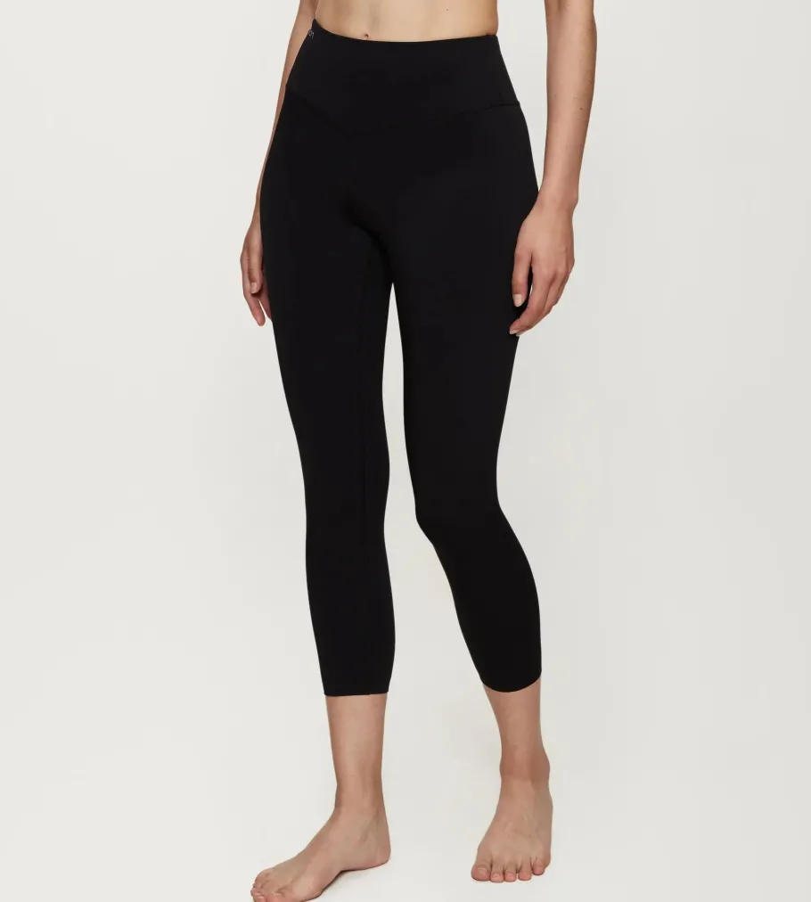 Leggings, Shirts>Triumph DL RTW AW22 Black