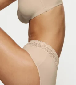 High Waisted><noscript><img width=