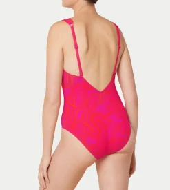 Swimsuits><noscript><img width=