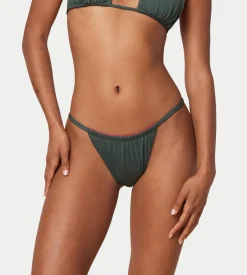 Bikinis><noscript><img width=