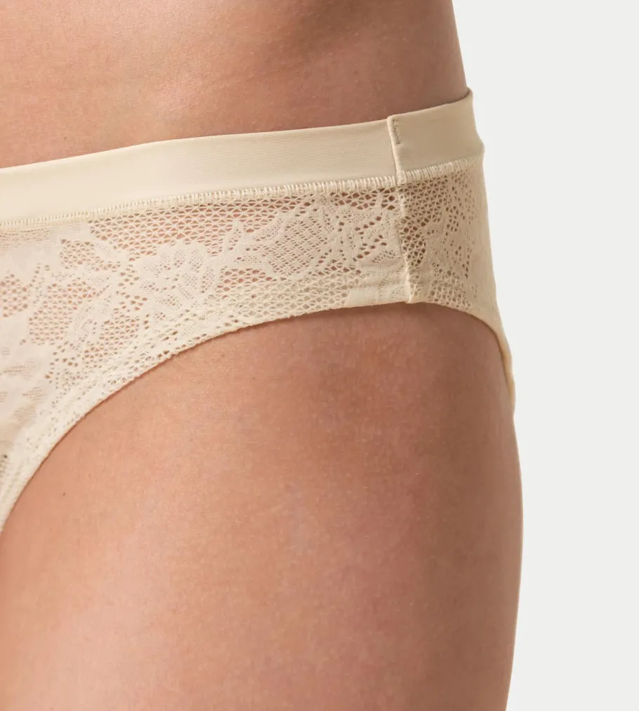 String, Brazilian>Triumph SMART DECO CreamyDream