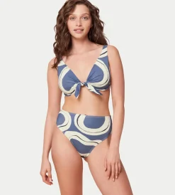 Bikinis><noscript><img width=